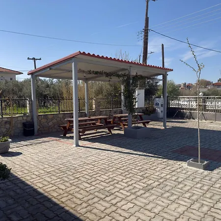 Pensión Georgia Neos Marmaras